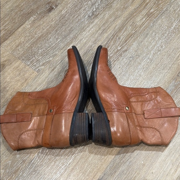 Franco Sarto Size 6M Tan Ankle Boots Western Style Leather Upper - Picture 8 of 15